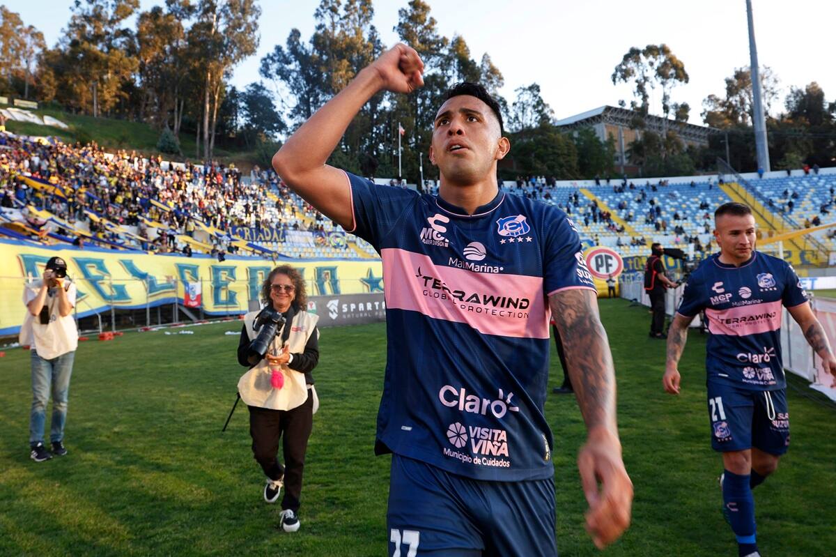 se aleja de Colo Colo. Foto: Aton