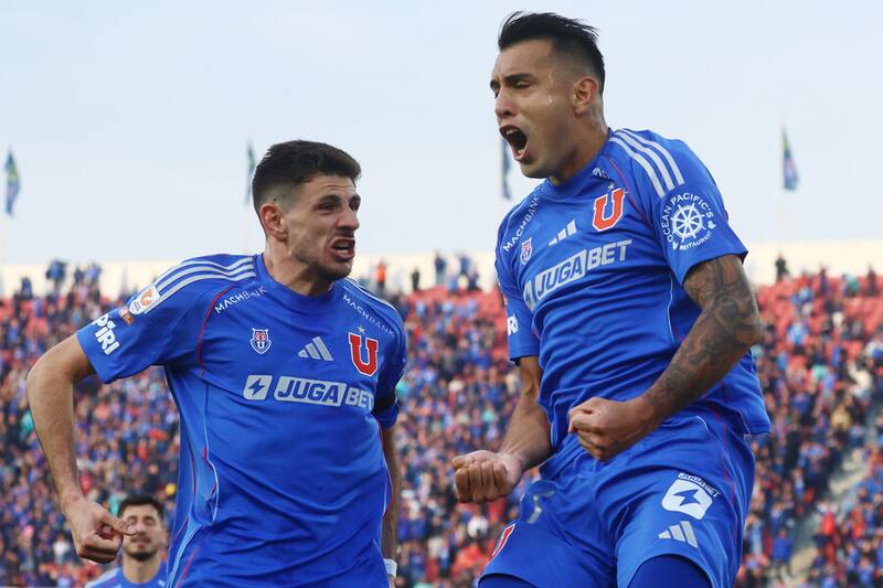 El histórico de la U, Johnny Herrera, cree que la U necesita delanteros. Foto: Aton.