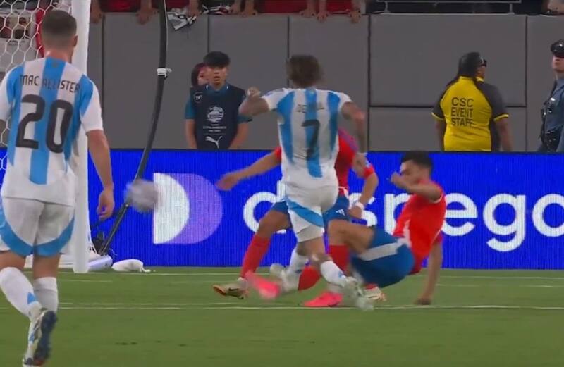 Rodrigo de Paul y una de las polémicas más reclamadas en el Chile - Argentina.