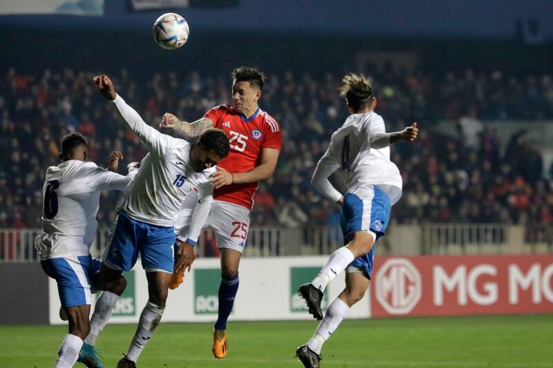 defendiendo la camiseta de la selección chilena ante Cuba (Foto: Aton)