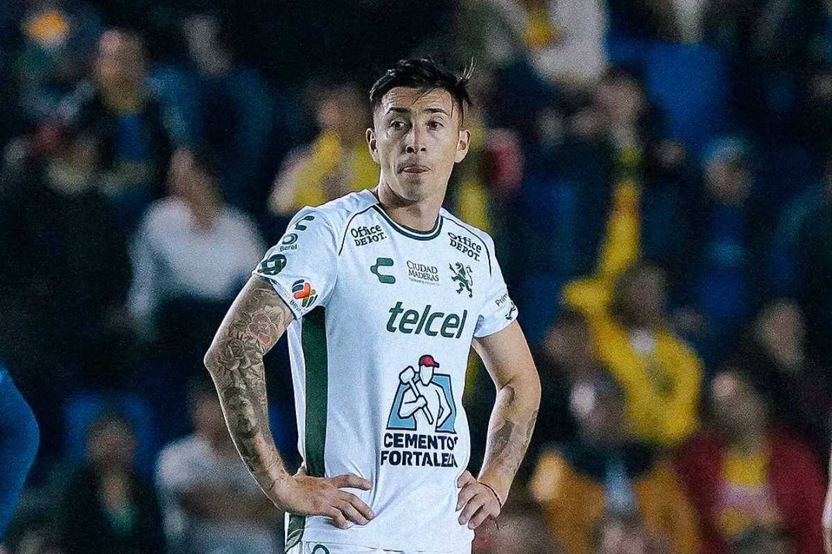 Mediocampista del León de México.