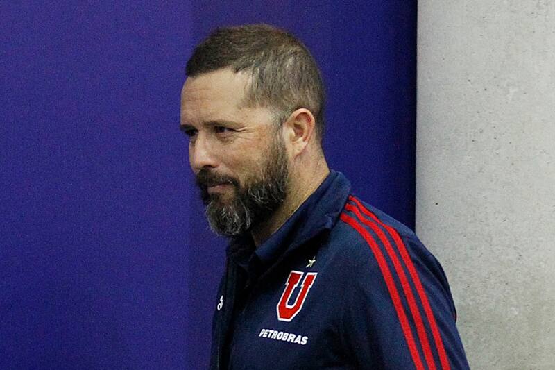 Santiago, 29 de abril 2019
Rodrigo Golberg y Sergio Vargas abordan el proyecto deportivo que se implantara en Universidad de Chile.
Dragomir Yankovic/Photosport