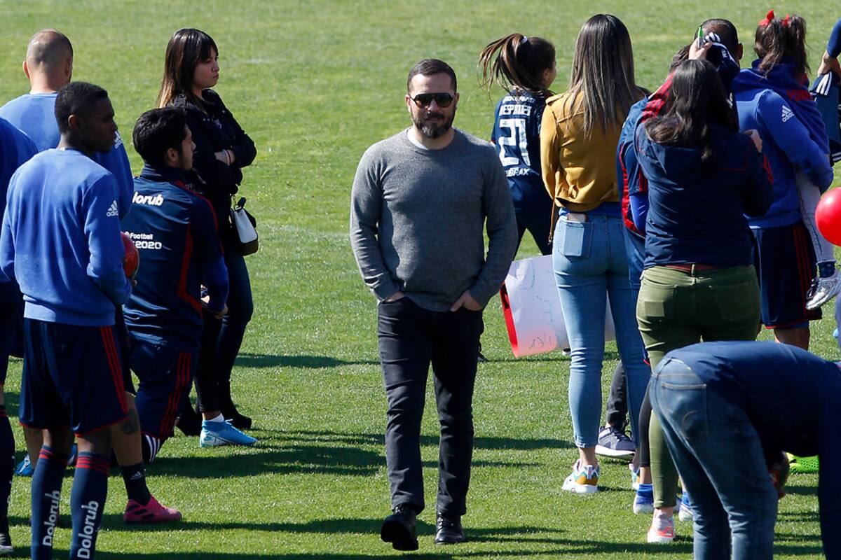 El exgerente deportivo de la U arremetió contra Johnny Herrera. Foto: Aton.