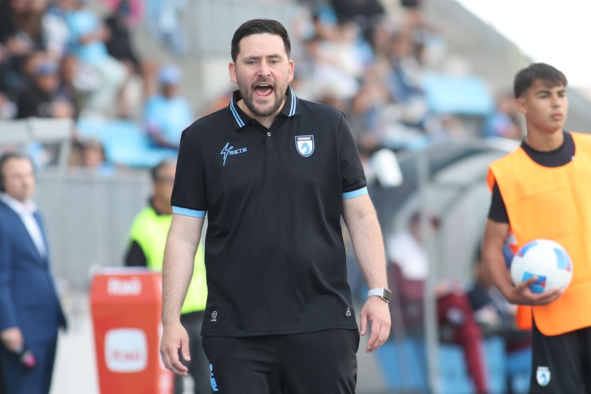 Dejó de ser el DT de Deportes Iquique. Agencia Aton