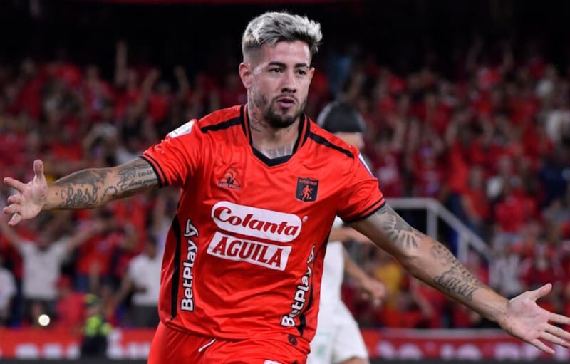 . Atacante del América de Cali.