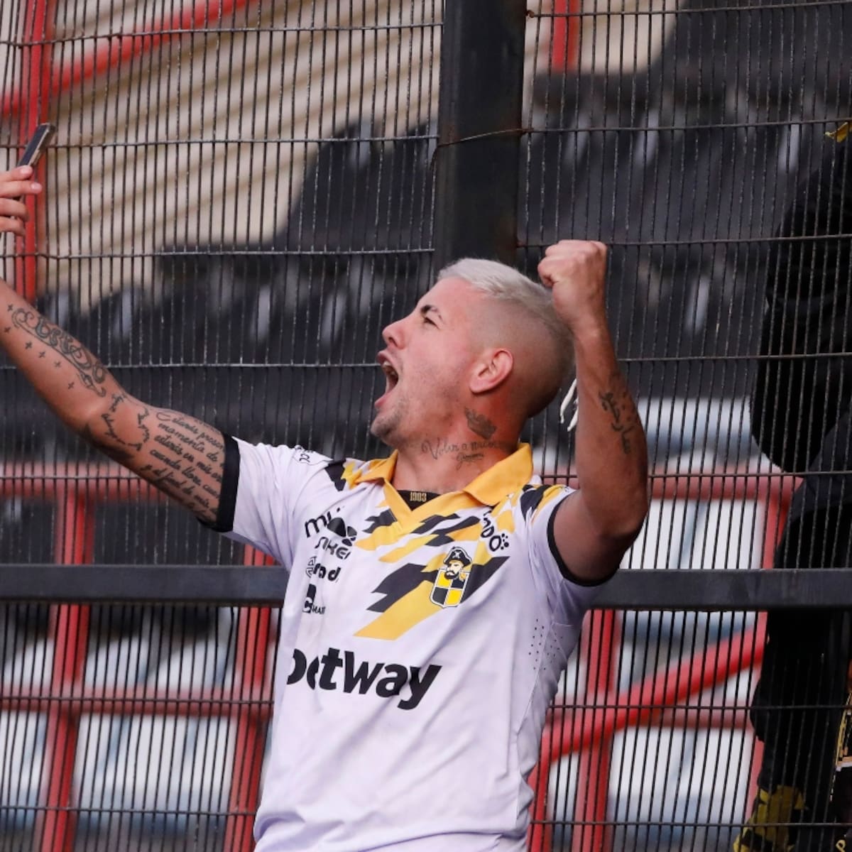 Al extranjero: Coquimbo Unido a un paso de perder nuevamente a Rodrigo Holgado
