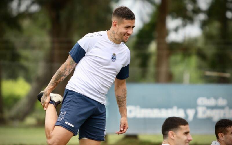 Rodrigo Holgado entrenando con Gimnasia antes de partir a América de Cali