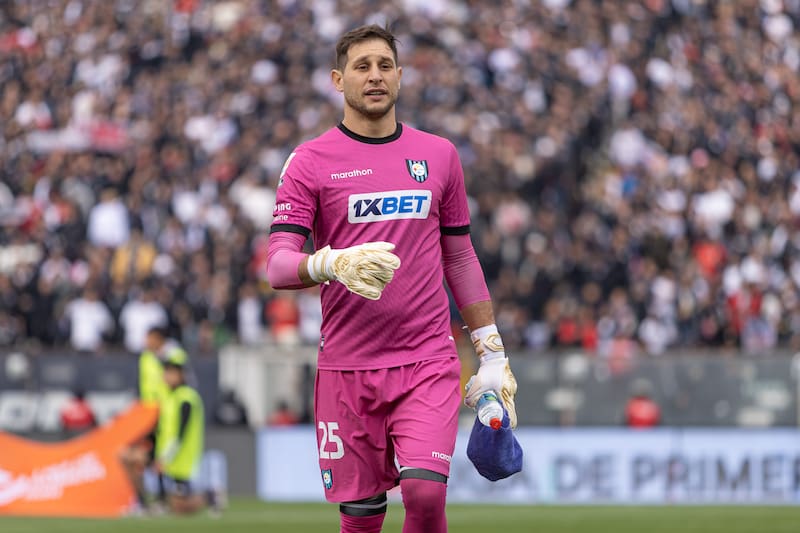 El portero de Huachiapato tiene acordada su renovación con Huachipato, aunque esta podría quedar supeditada al llamado de un grande de Uruguay. Foto: Felipe Escobedo