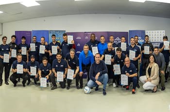 Los dos excampeones del fútbol chileno que fueron a impartir clases a Uruguay por la Conmebol