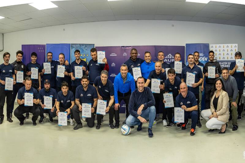 fueron instructores en el curso Conmebol Evolution de fútbol juvenil en Uruguay. (Foto: @AUFImpulsa)
