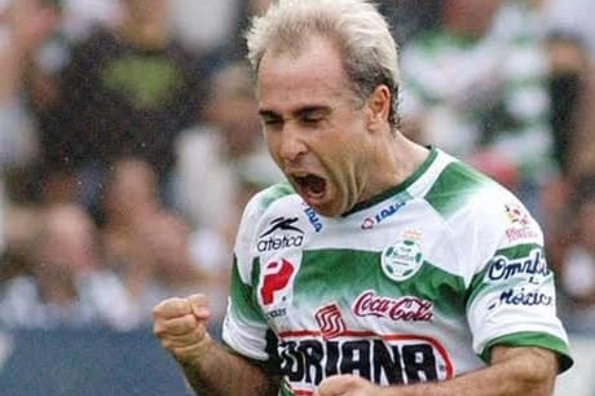 El delantero formado en Unión Española es una leyenda del fútbol mexicano. Foto: Facebook Rodrigo Ruiz.