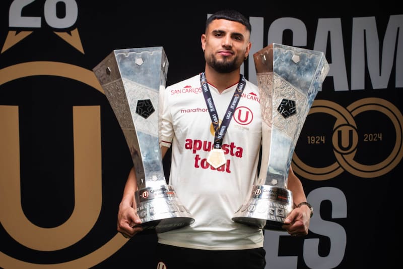 El volante chileno se va de la U limeña con tres títulos nacionales.