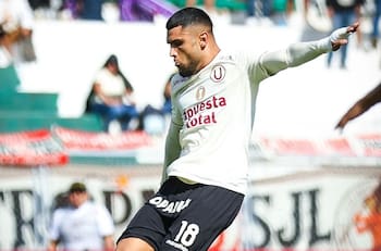 Jugó en la U, fue reservado por Gareca y está cerca de ser bicampeón en una liga extranjera