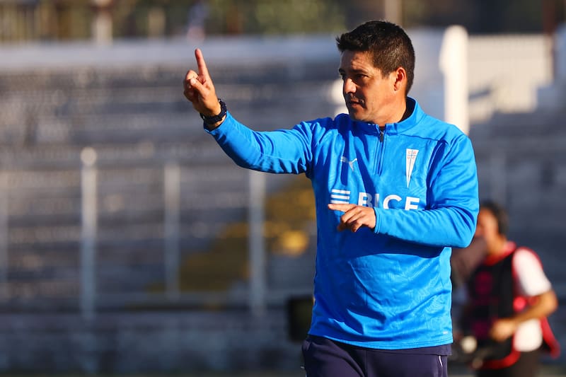 Seguorá el técnico interino de Universidad Católica.