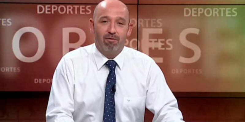 Rodrigo Vera es un periodista deportivo que tiene una vasta carrera en televisión, pasando por canales como Canal 13 y Directv Sports.