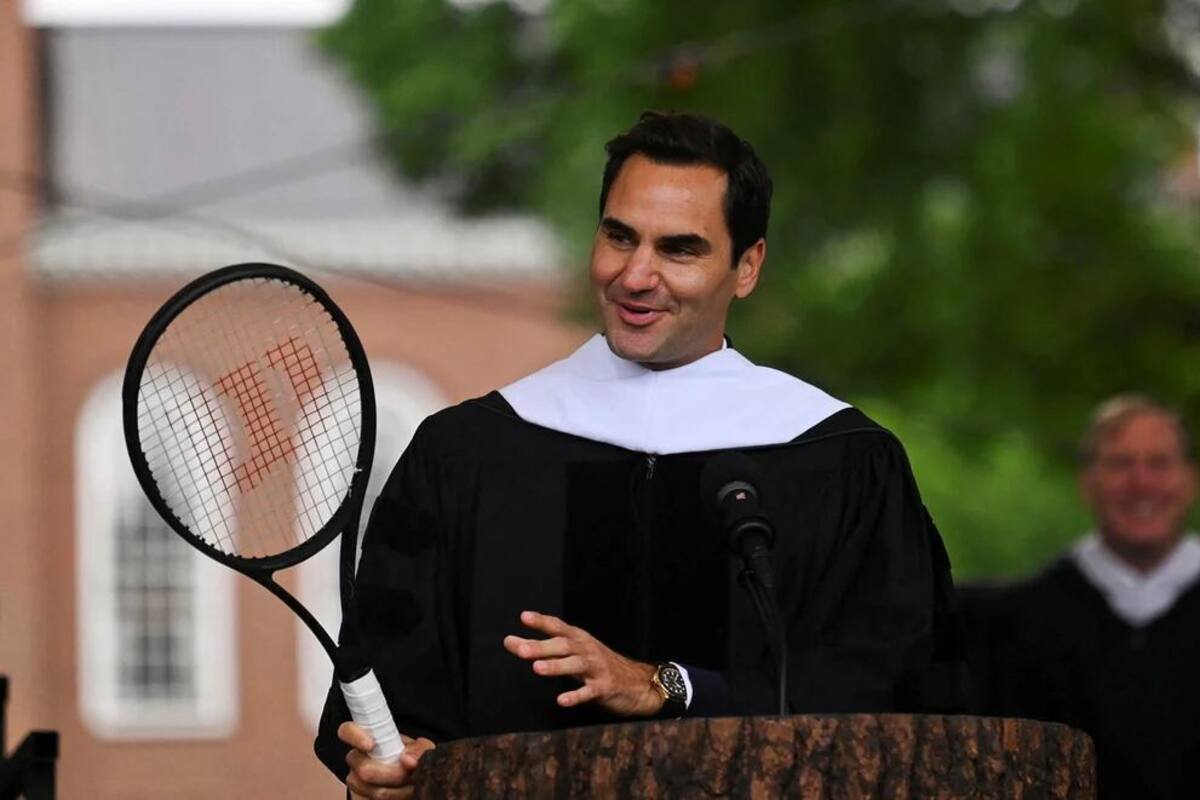Roger Federer en su ceremonia de graduación.