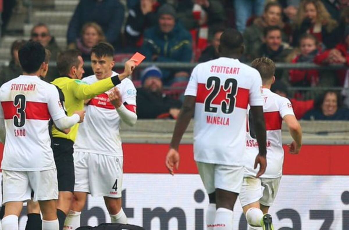 La bestial patada que se vio en la Segunda División de Alemania