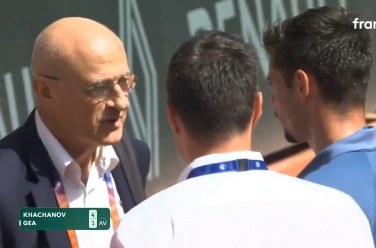 VIDEO | “Me estoy ca...”: Tenista pidió desesperado ir al baño en pleno partido en Roland Garros