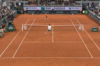 VIDEO | De locos: Casper Ruud y Tomás Etcheverry regalaron el mejor punto del Roland Garros 2024