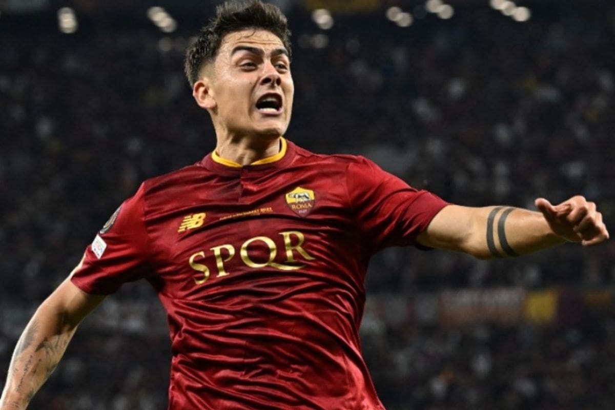 La Roma venció a Lazio en el partido donde se supone que Manuel Pellegrini estuvo presente. (EFE)