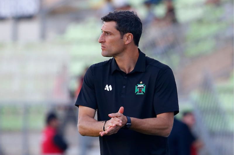 Vivió momentos difíciles en Deportes Temuco por el mal rendimiento del equipo en Primera B. Foto: Agencia Aton.