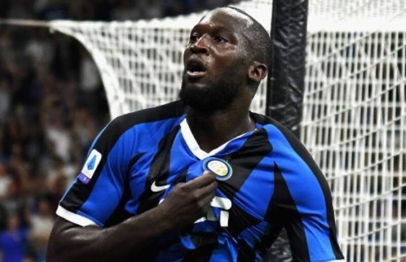 Romelu Lukaku jugando con la camiseta del Internazionale.