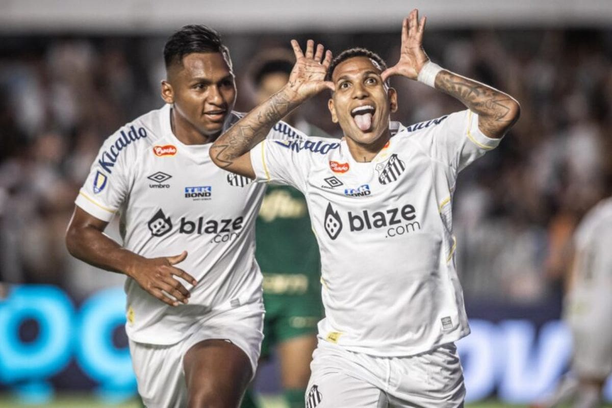 La rompe con el Santos de Brasil.
