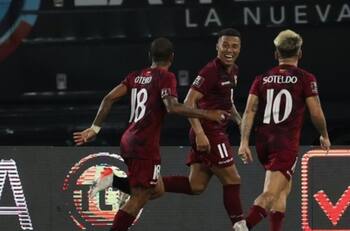 ¿Golpe al mercado? Acercan el nombre de Rómulo Otero a Colo Colo para 2025