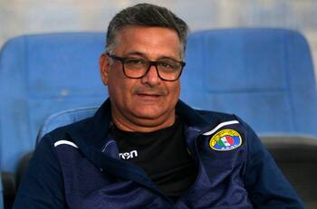 Ronald Fuentes está a un paso de tener nuevo club: sería DT de un equipo de Primera División