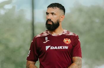 La pesadilla de Ronnie Fernández en Asia: su equipo no se presentará y podría perder importante título