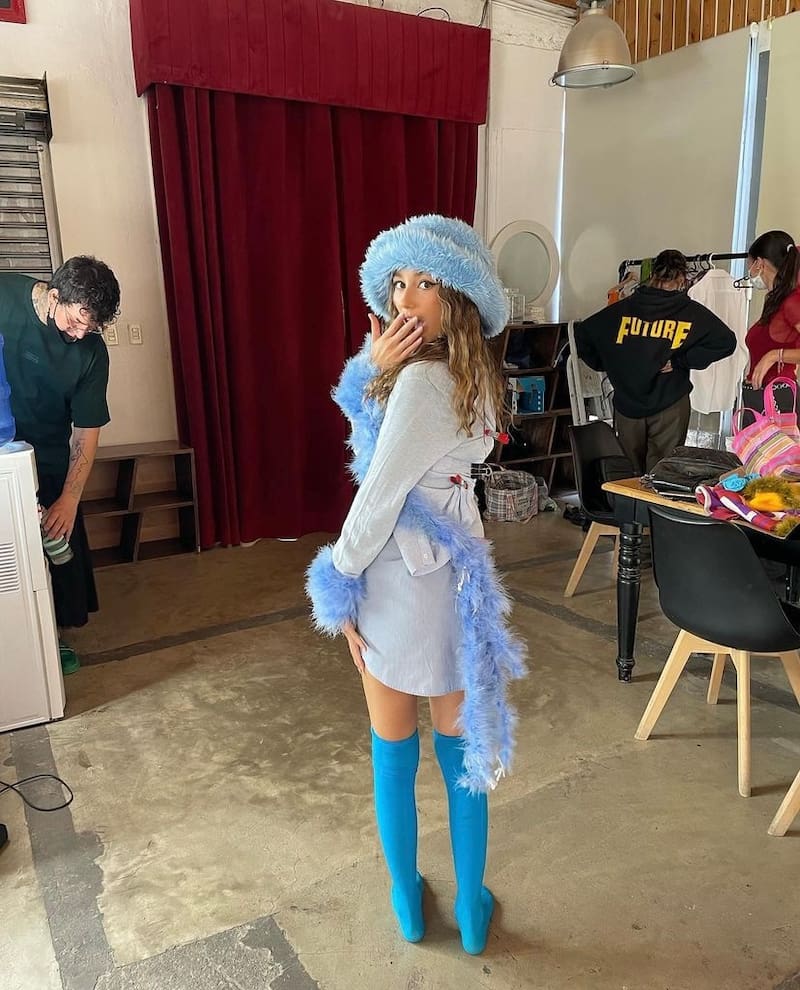 Es la hija de Javiera Díaz de Valdéz y Pablo Mackenna.