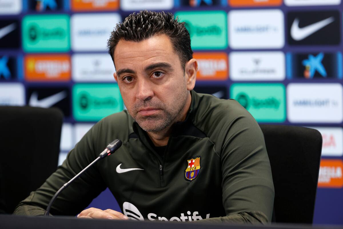 El técnico del FC Barcelona, Xavi Hernández, durante la rueda de prensa previo al partido con el Valencia
