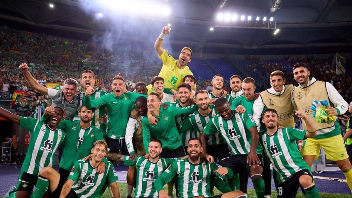 Fue la competencia de Claudio Bravo y busca su salida del Betis: “Nunca ha sentido la confianza de Pellegrini”