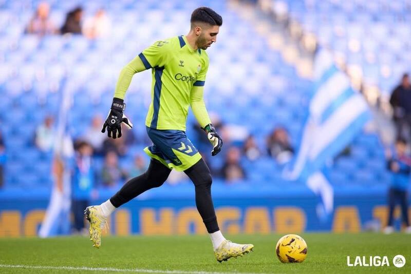 El Betis planea renovar a Rui Silva y terminar su vinculo con Claudio Bravo.
