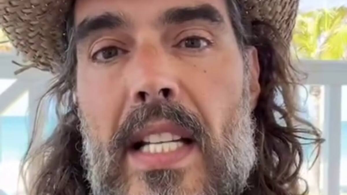 Russell Brand rompe el silencio tras ser acusado por agresión sexual y violación