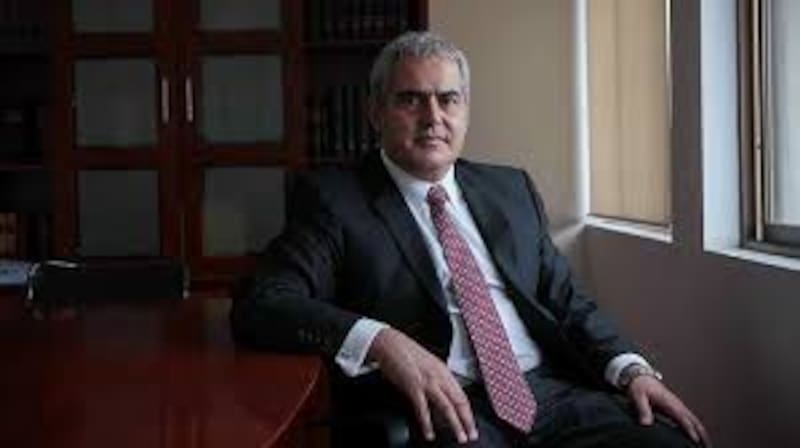 El abogado aspira al Congreso.