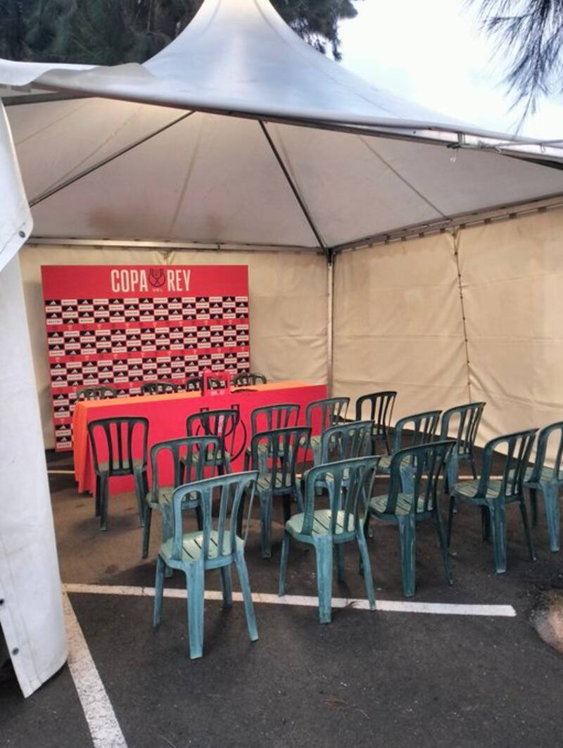 El Chiclana hizo todos los esfuerzos y habilitó una sala de prensa para post partido