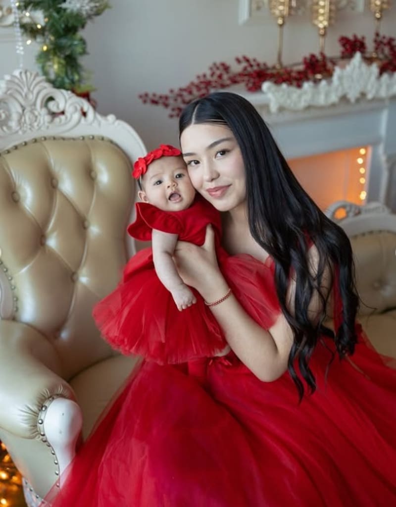 Madre e hija posaron en sesión navideña. Créditos: Instagram