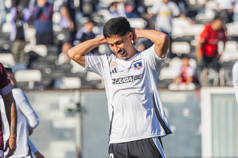 y su crudo momento en Colo Colo. Foto: Felipe Escobedo