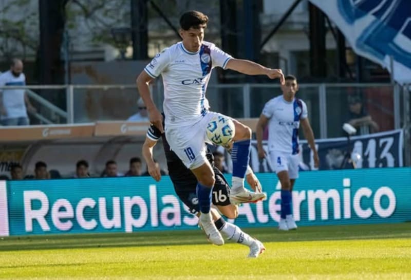 jugando por Godoy Cruz en la Liga Argentina.