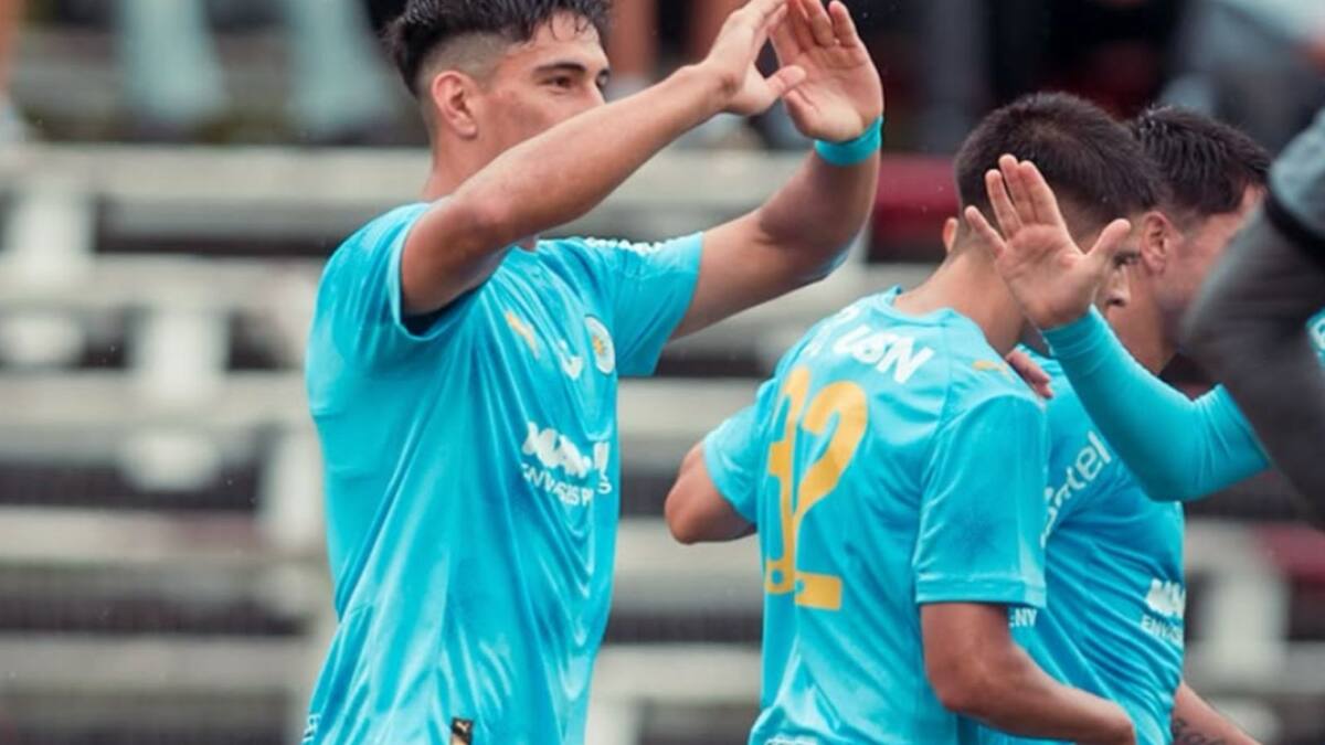 Colo Colo espera atento: Salomón Rodríguez alcanza insólita marca en Uruguay