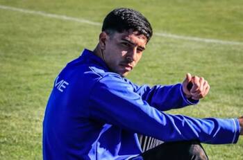 Salomón Rodríguez dio por hecho su fichaje en Colo Colo, pero su club formador lo pone en duda