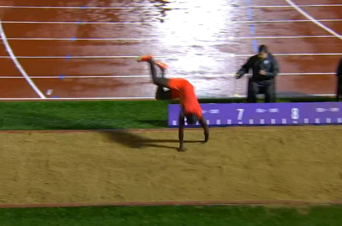 ¿El peor salto de la historia? Era candidato a medalla y terminó cayendo de cabeza