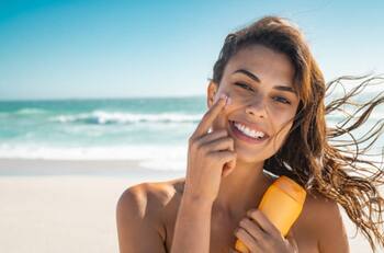 Estos son algunos consejos para cuidar tu piel antes y después de ir a la playa