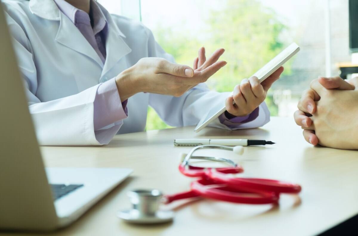 Estas son las 15 patologías GES con más pacientes en espera: ¿Cuáles son y por qué?