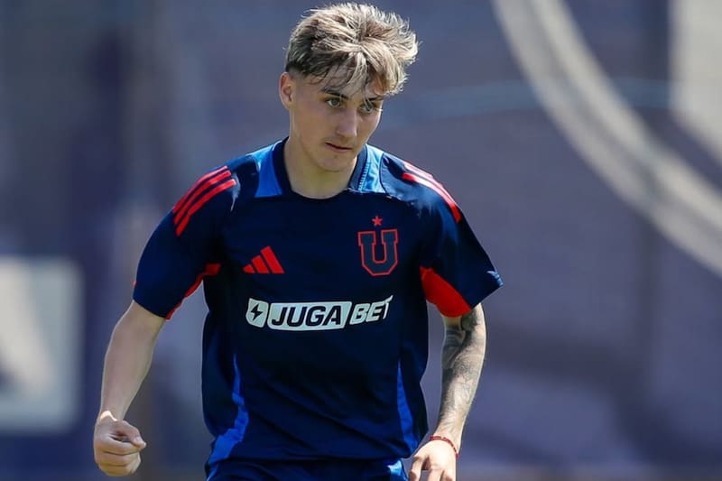 El delantero entrenando en la U. Foto: @udechile.