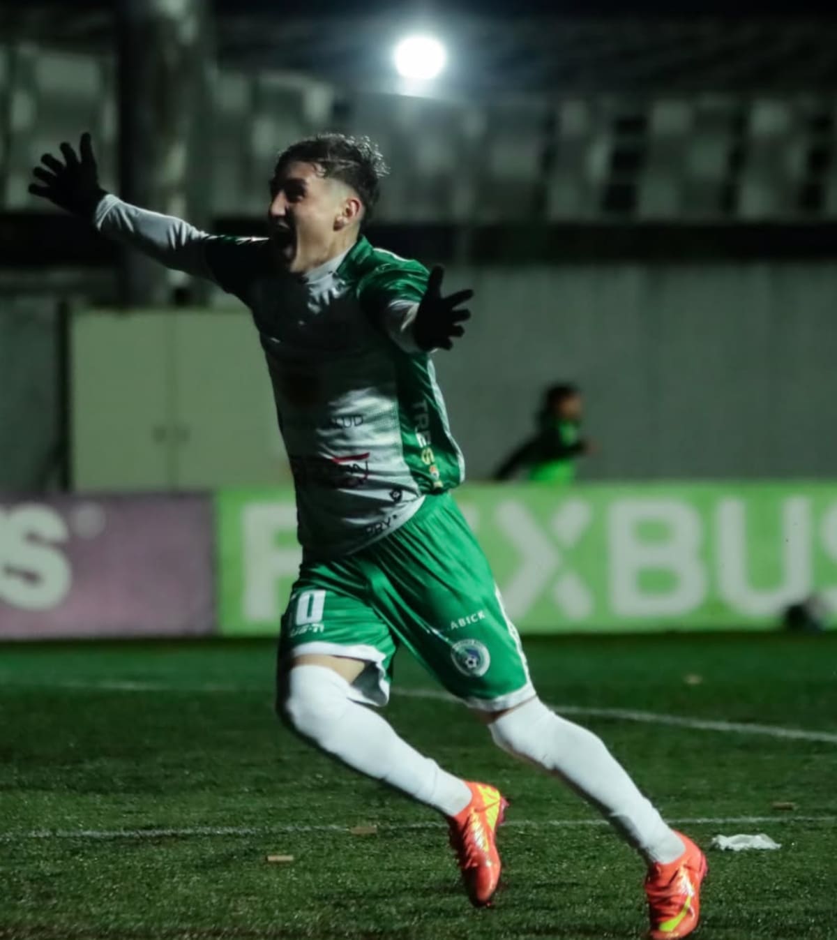 El jugador tiene que volver a la U a fin de año.