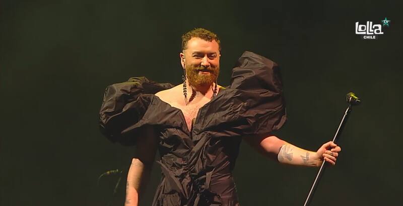 Sam Smith en uno de sus icónicos vestidos