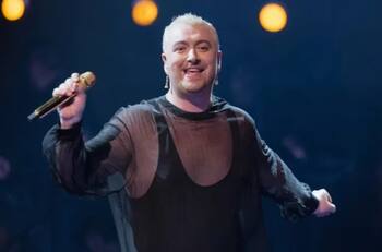 Sam Smith sorprendió al usar la polera de la Selección Chilena de Fútbol