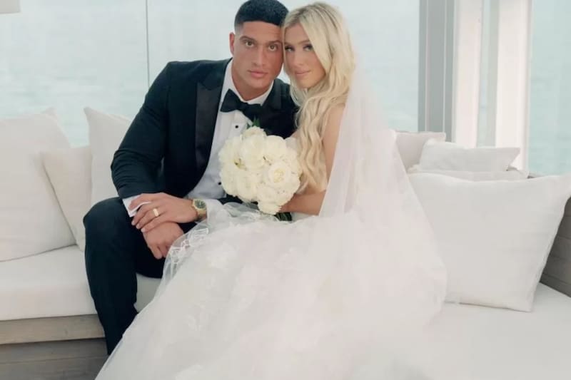 El deportista en su momento publicó una foto junto a la directora de marketing cuando se casaron en 2023. Créditos: Instagram